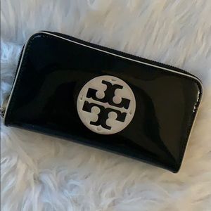 Tory Burch Bags - Tory Burch wallet Tory Burch Bags - Tory Burch wallet